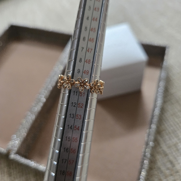 Pandora Rose Gold Dazzling Daisy CZ Ring - Picture 7 of 12